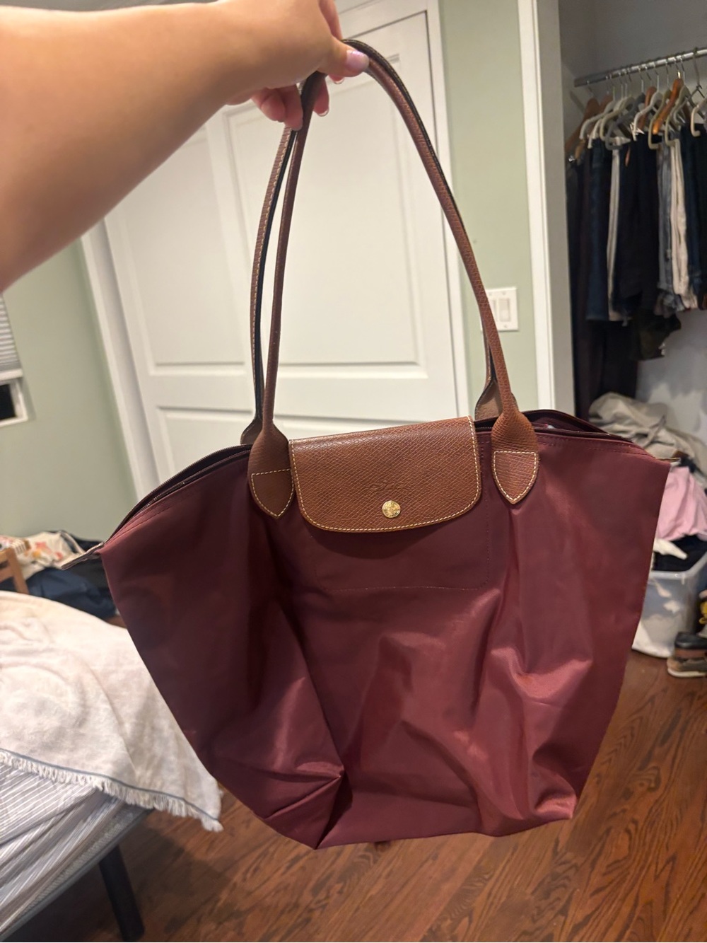 Maroon medium longchamp tote